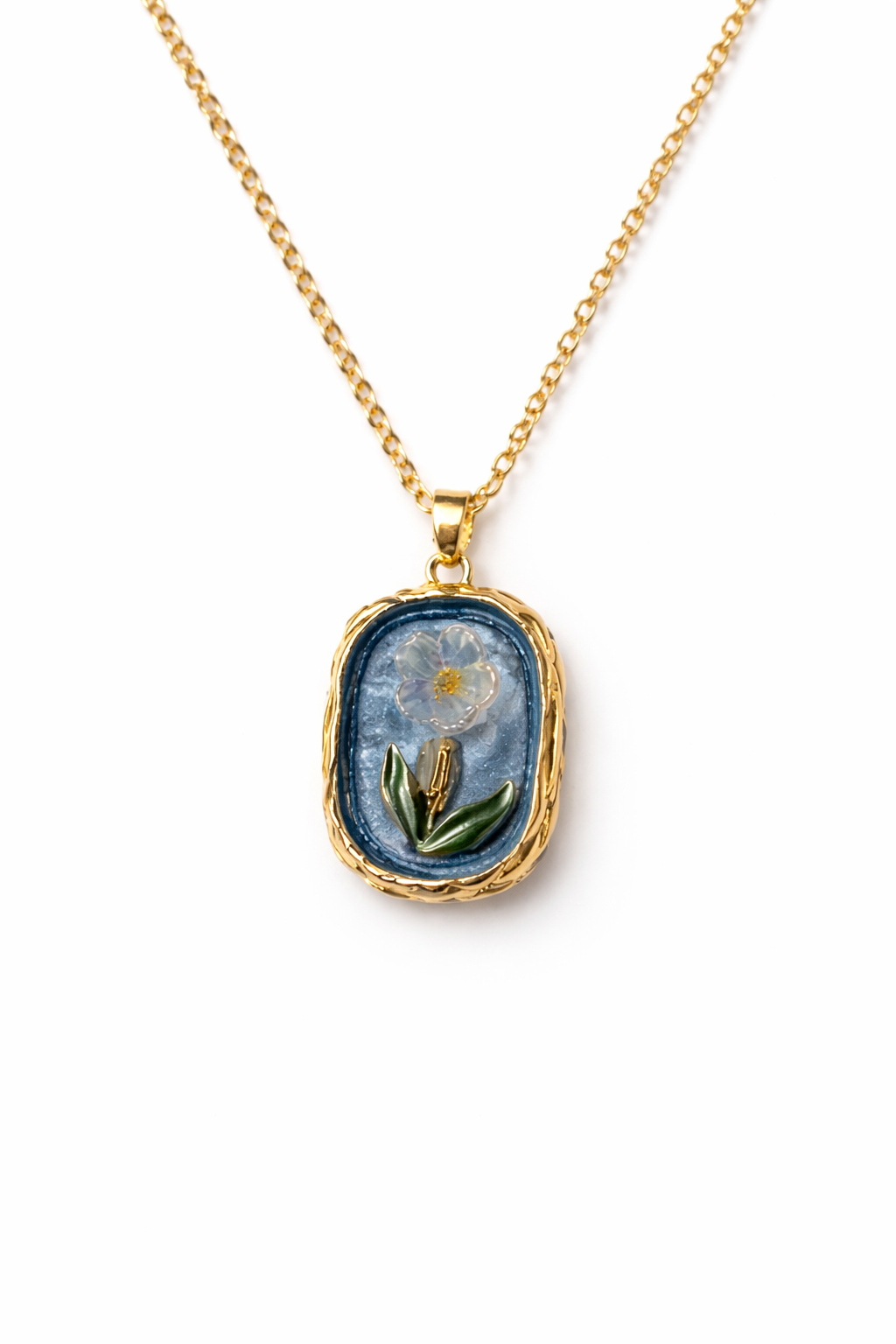 Handcrafted Floral Gold Pendant Necklace for Women – Elegant Aesthetic Jewelry