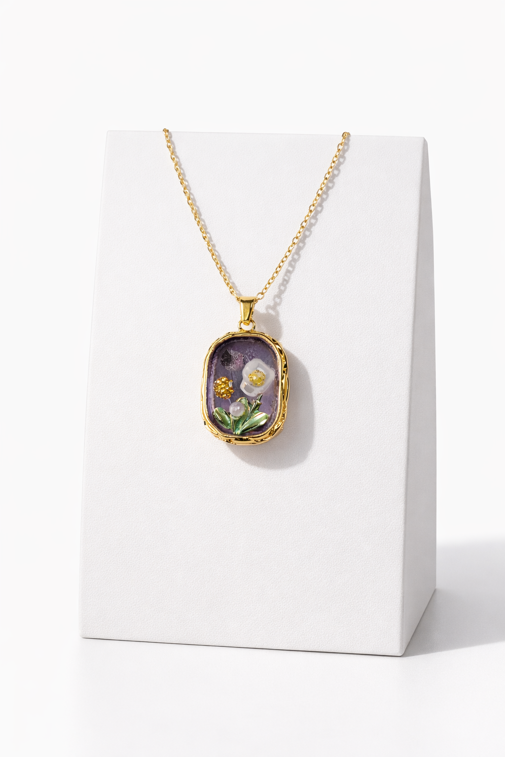 A Modern Heirloom in Gold.